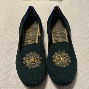 Rothy's Dark Green Floral Loafers. Size 8.